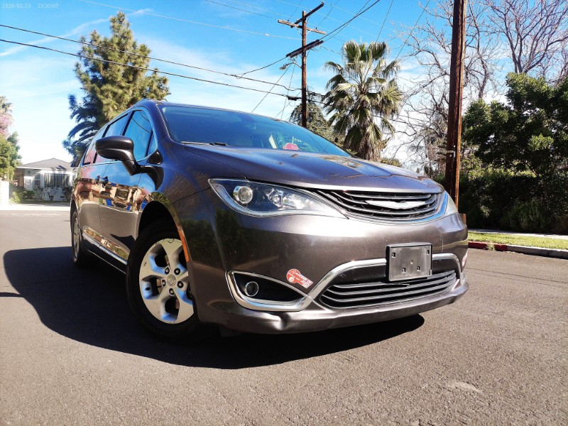 chrysler pacifica hybrid 2018 2C4RC1L78JR129608 image chrysler pacifica hybrid 2018 2C4RC1L78JR129608 image